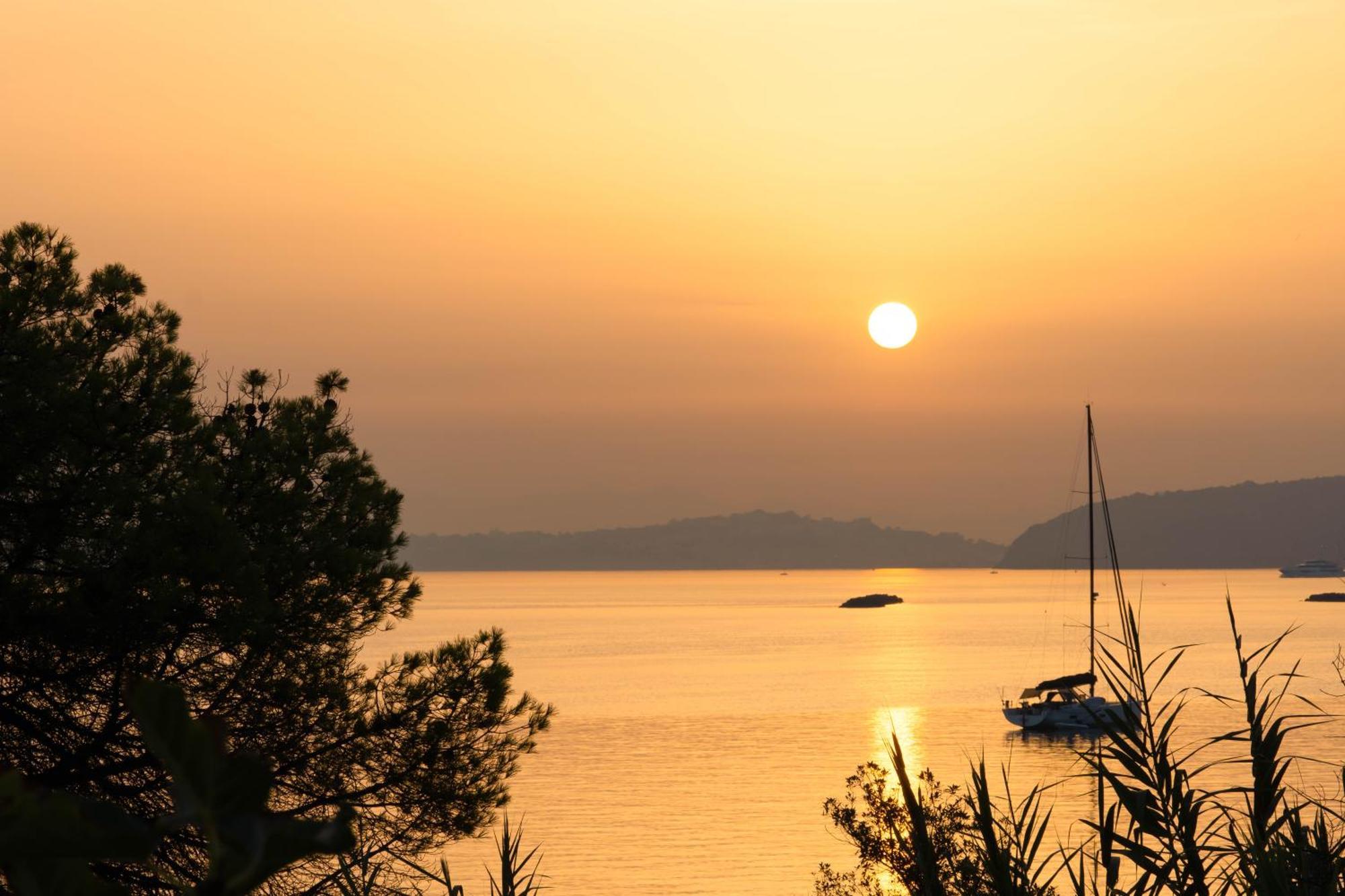 Nelinda Waterfront Accommodation Casamicciola Terme Екстер'єр фото